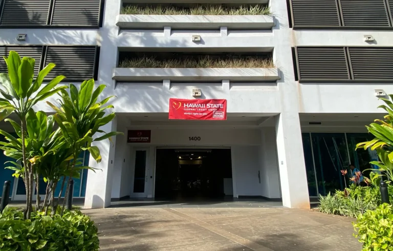Keeaumoku Branch exterior