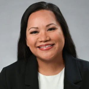 Brandi Kuewa headshot